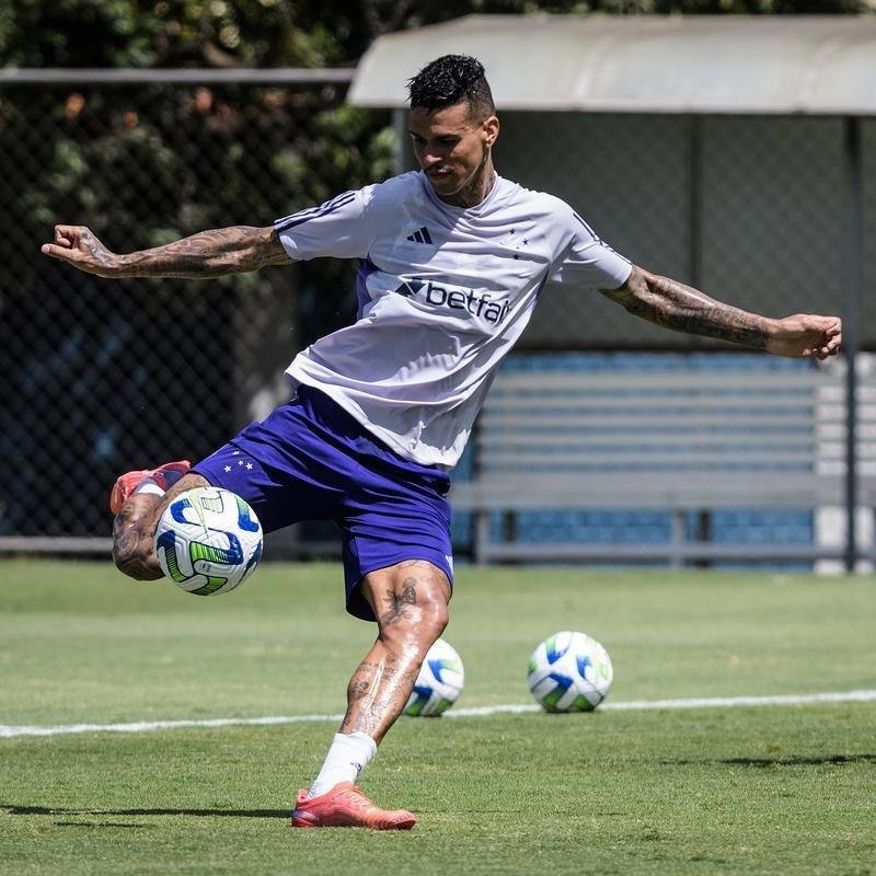 O Cruzeiro treinou nesta quarta-feira (5/4), na Toca da Raposa II, em Belo Horizonte