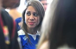 Torcida faz festa em aeroporto para receber o Tricampe�o Brasileiro