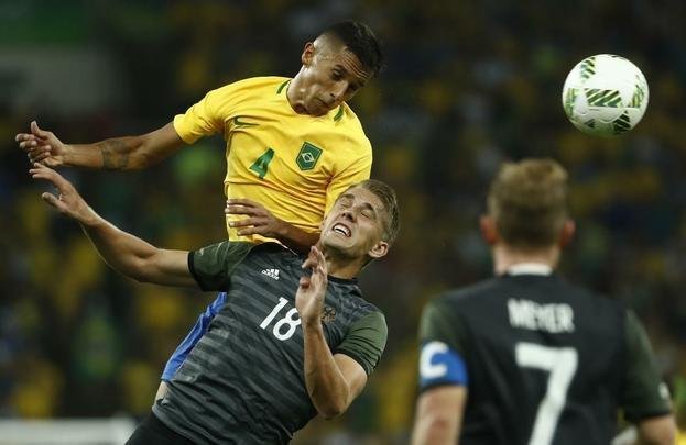 Confronto entre brasileiros e alemães pela final olímpica foi disputado no Estádio Maracanã