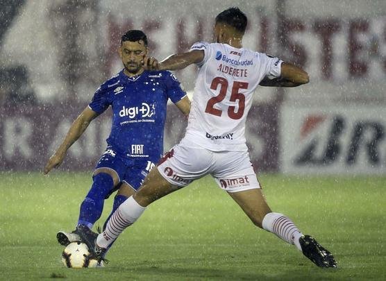 Cruzeiro venceu Huracán por 1 a 0 com gol de Rodriguinho