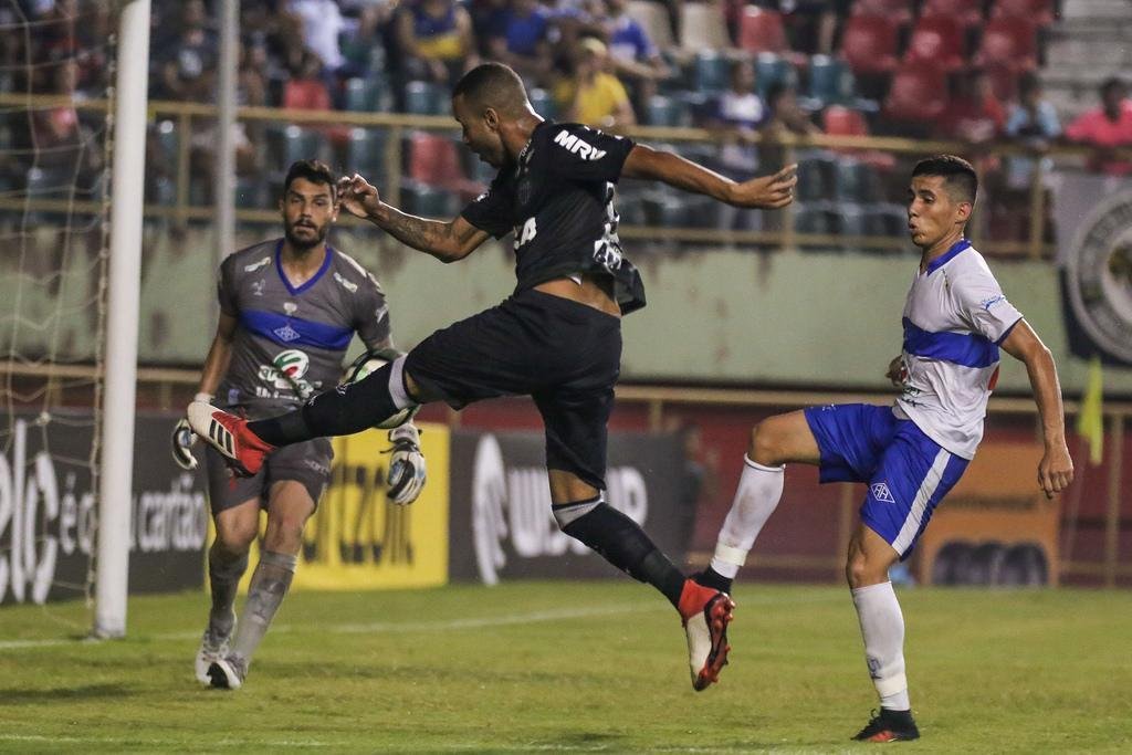 Veja fotos de Atltico-AC x Atltico, pela primeira fase da Copa do Brasil