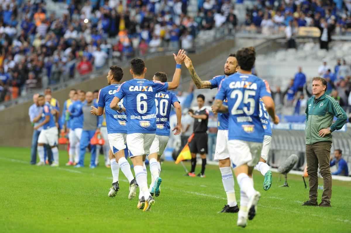 Lance de Cruzeiro e Palmeiras pela 12 rodada do Campeonato Brasileiro 