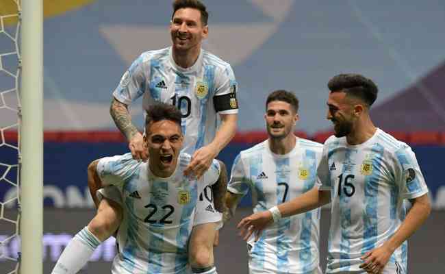 Argentina tem a chance de quebrar longo jejum e comemorar ttulo na casa do rival Brasil 