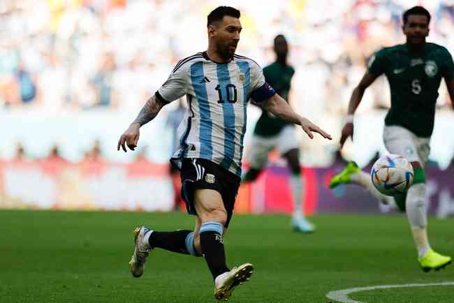 Argentina leva virada e estreia com derrota para Arábia Saudita na Copa do  Mundo - Bem Paraná