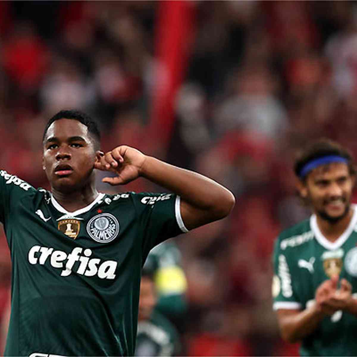 VÍDEO, Foi pênalti em Endrick, do Palmeiras? Novo ângulo mostra com  detalhes