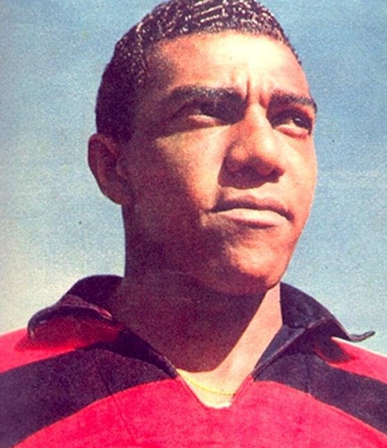 Zagueiro Jadir (Flamengo: 1952-1962 / Cruzeiro: 1962)