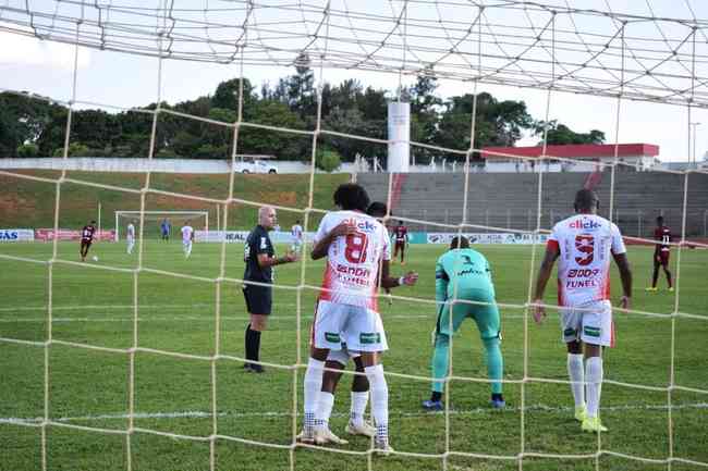 Uberaba Sport goleou a Sociedade Esportiva Patrocinense por 4 a 1 no ltimo sbado