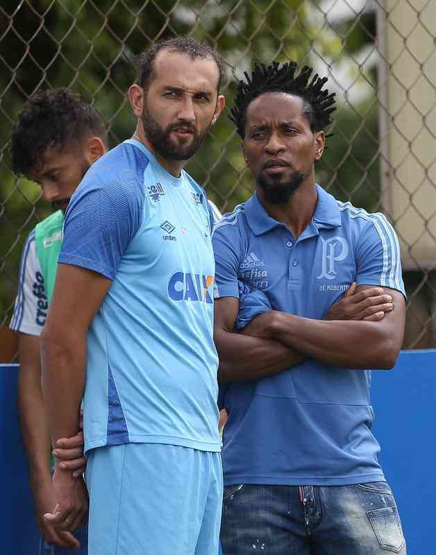 Barcos e Z Roberto, que foram jogadores do Palmeiras, atuaram juntos no Grmio, de 2013 a 2014.