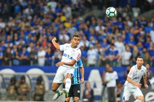 Fotos do primeiro duelo do duelo entre Cruzeiro e Grmio, no Mineiro, pela semifinal da Copa do Brasil