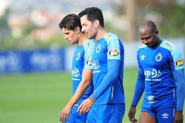 Técnico Abel Braga comandou atividade fechada à imprensa na Toca da Raposa II