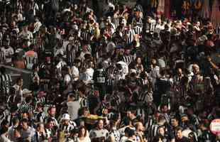 Atleticanos invadiram o Mineiro no jogo contra o Grmio e bateram recorde de pblico no Brasileiro; veja fotos do entorno do estdio antes da partida