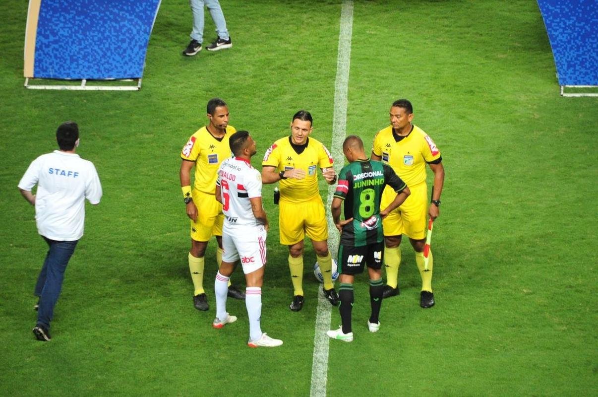 Fotos do jogo entre Amrica e So Paulo, no Independncia, em BH, pela ltima rodada do Campeonato Brasileiro de 2021
