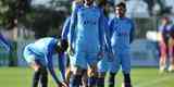 Jogadores do Cruzeiro durante treino desta sexta-feira na Toca da Raposa II