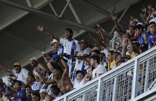 Torcedores do Cruzeiro nas cadeiras do Est�dio Independ�ncia
