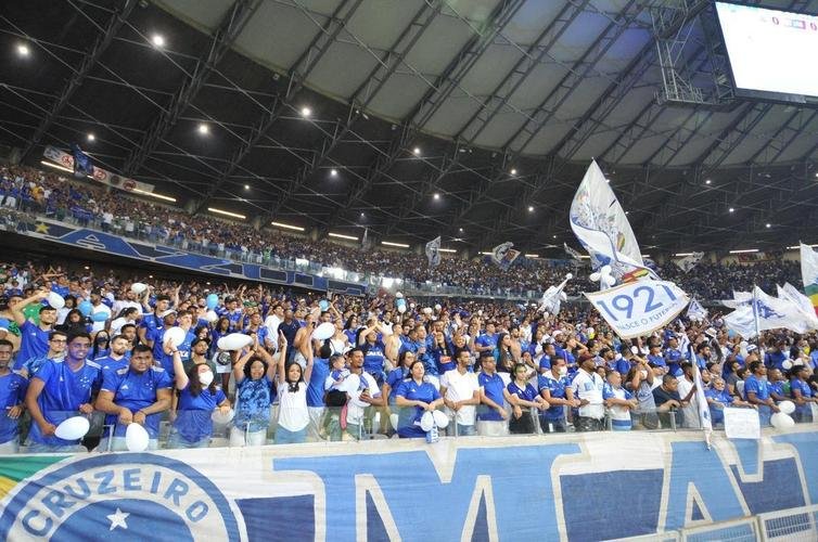 Torcida do Cruzeiro lotou Mineiro na partida contra o Nutico nas despedidas de Rafael Sobis e Ariel Cabral