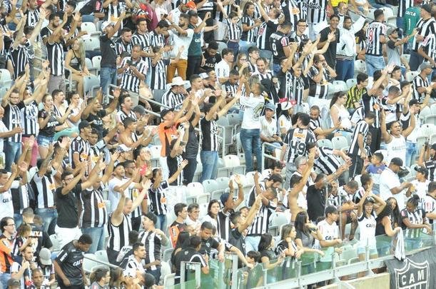 Fotos da torcida do Atltico no Mineiro, na partida contra o Cerro Porteo, pela Copa Libertadores