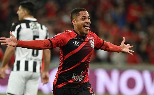 Vitor Roque (atacante) - R$ 8,4 milhes. Amrica recebeu a quantia porque tinha 35% do passe do jogador quando ele foi negociado pelo Cruzeiro ao Athletico-PR