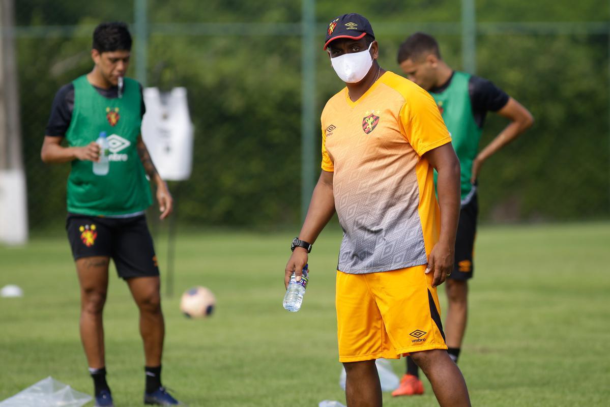 Nesta quinta-feira, sob o comando do treinador Daniel Paulista, Sport realizou primeiro trabalho ttico aps retorno s atividades
