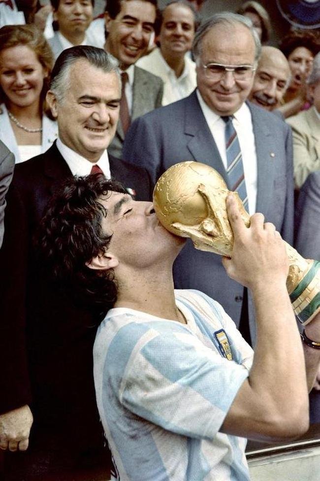 Maradona � o melhor de todos os tempos, na opini�o do jornalista espanhol Maldini
