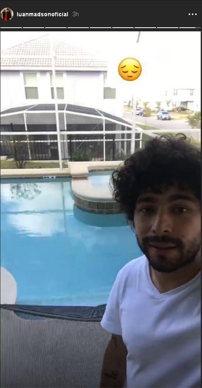 Nos Estados Unidos, Luan elogiou beleza da piscina da casa alugada, mas reclamou: 'No aquece'