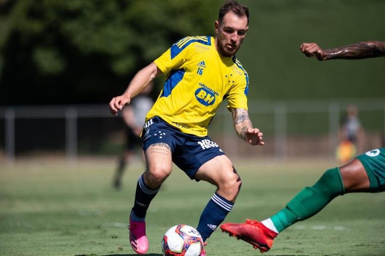 Cruzeiro empatou por 1 a 1 com o Boavista-RJ em jogo-treino realizado neste sbado (22/5), na Toca da Raposa II. Rafael Sobis marcou o gol celeste, enquanto Douglas Pedroso fez para a equipe do Rio de Janeiro.