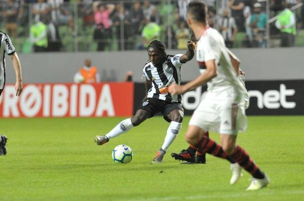 Galo derrotou Flamengo por 2 a 1 e assumiu provisoriamente a segunda posio no Brasileiro