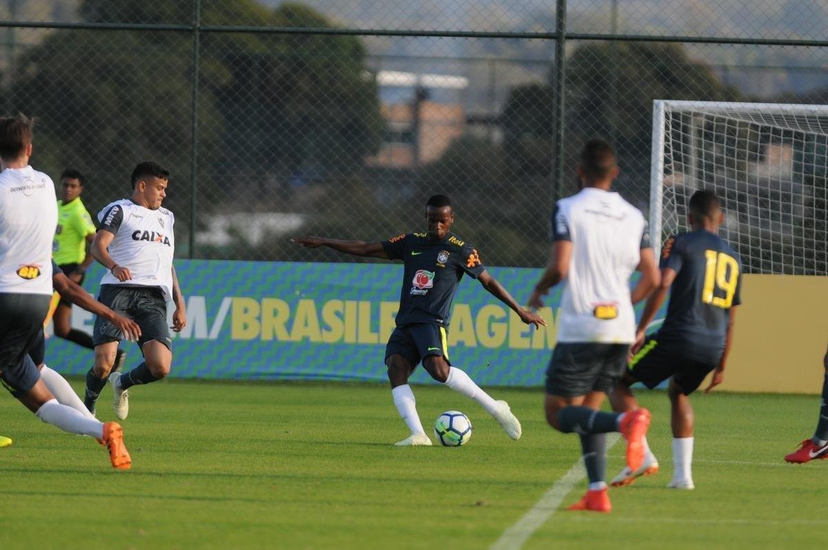 Atltico colocou alguns reforos em campo e derrotou a Seleo Brasileira Sub-20 por 5 a 3 com gols de Ricardo Oliveira (2), Denlson, Terans e Erik. Jhonny Lucas, Alerrandro e Alan descontaram.