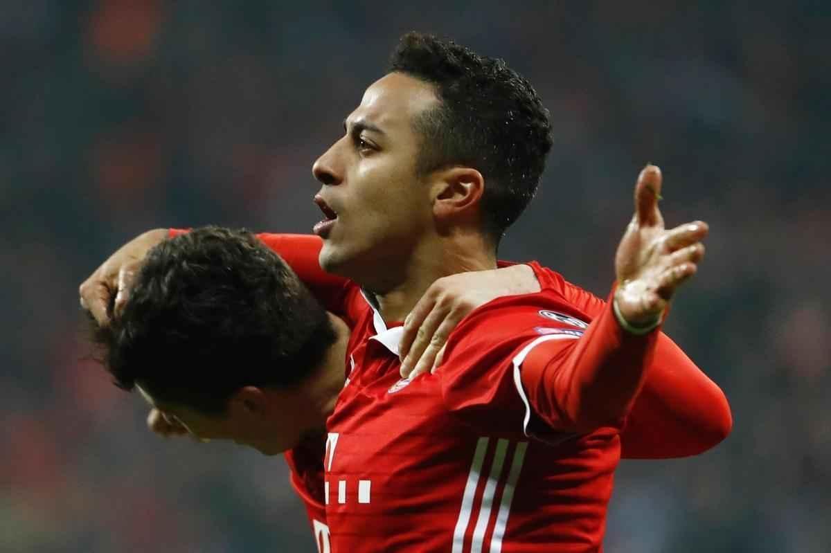 Thiago Alcntara (2), Robben, Lewandowski e Muller marcaram os gols alemes; Snchez descontou para o Arsenal