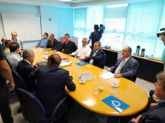 23/12/2019 - dois dias antes do Natal, o Conselho de Notáveis, também chamado de Núcleo Dirigente Transitório, assumiu a administração do Cruzeiro. O grupo definiu um organograma de trabalho e passou a atacar pontos mais sensíveis, como a renegociação de contratos no departamento de futebol e negociações para pagamento de dívidas de curto prazo.