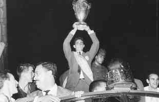 13 ttulos - Piazza (volante). Perodo: 1964 a 1977. Conquistas: 
Copa Libertadores (1976), Taa Brasil (1966), Campeonato Mineiro (1965, 1966, 1967, 1968, 1969, 1972, 1973, 1974, 1975 e 1977), Taa Minas Gerais (1973). 

