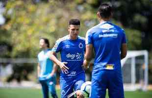 Cruzeiro treinou neste sbado na Toca da Raposa II e concluiu preparao para jogo com o Grmio, neste domingo, s 11h, no Independncia, pela 18 rodada do Brasileiro