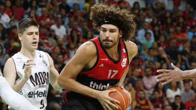 Atletas do basquete do Flamengo abandonam Jogo das Estrelas após incêndio  em CT