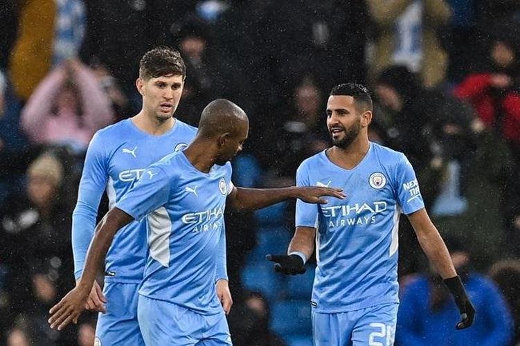 5° Manchester City (Inglaterra) - 286 pontos