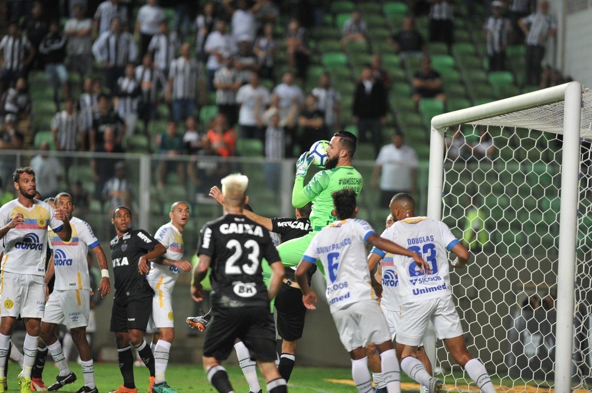 Imagens do empate sem gols entre Atltico e Chapecoense, no Independncia