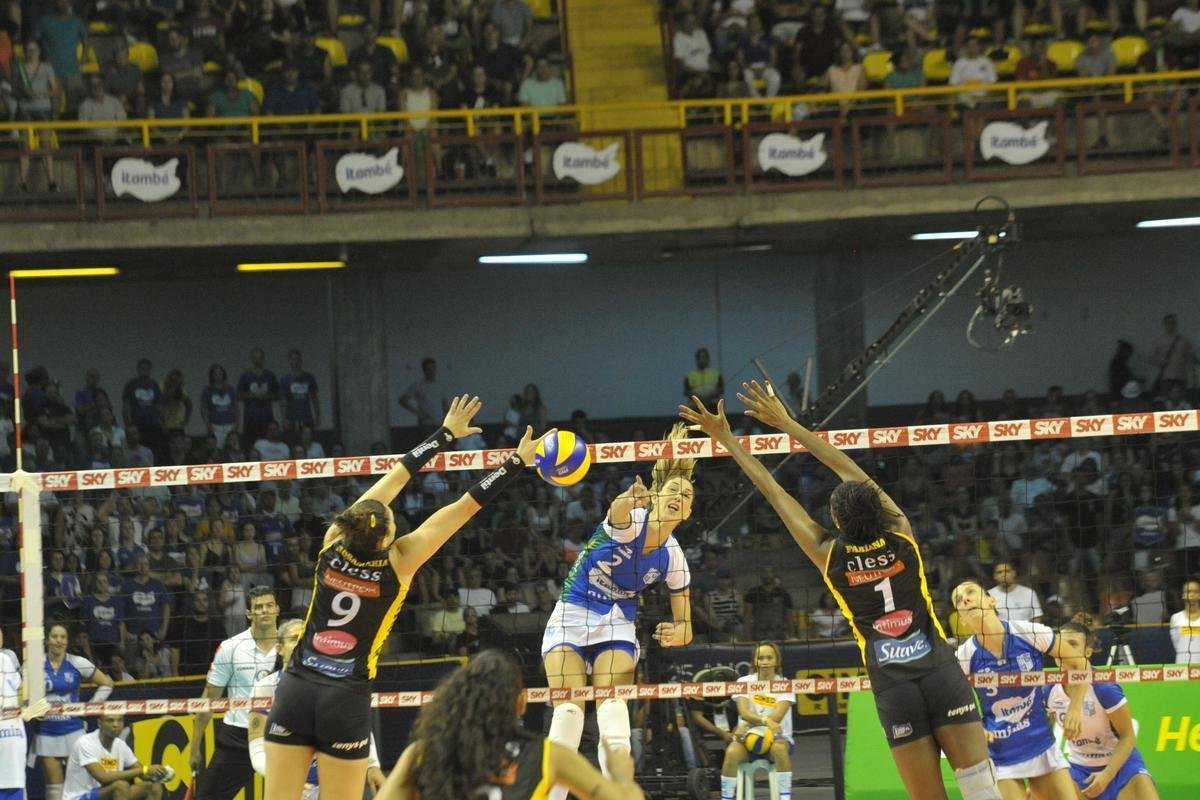 Minas x Praia: veja fotos da primeira partida da final