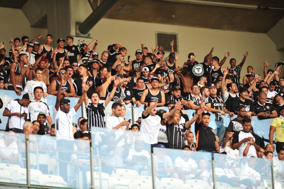 Fotos do jogo entre Cruzeiro e Corinthians, no Mineiro, pela 26 rodada do Campeonato Brasileiro