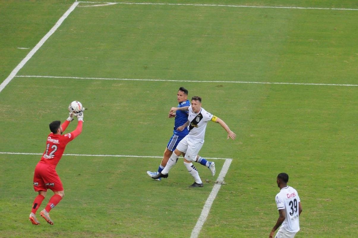 Fotos do jogo entre Cruzeiro e Ponte Preta, no Mineiro, em Belo Horizonte, pela 13 rodada da Srie B do Brasileiro