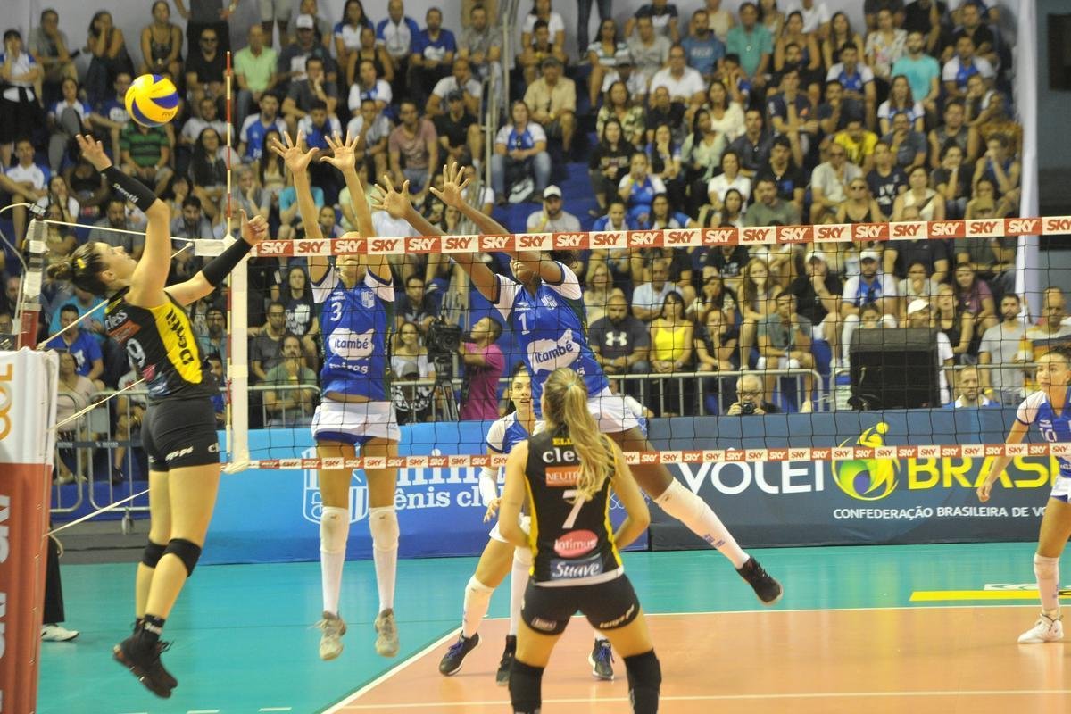 Minas x Praia: veja fotos da primeira partida da final