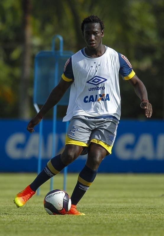 Mano montou a equipe titular para enfrentar o Villa Nova com Rafael; Ezequiel, Lo, Manoel e Diogo Barbosa; Henrique, Ariel Cabral, Arrascaeta, Robinho e Alisson; Rafael Sobis