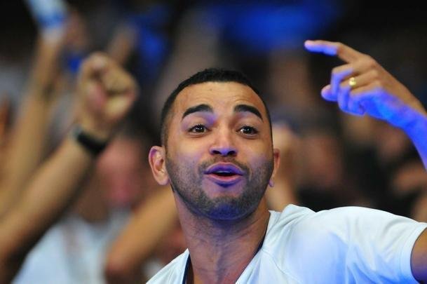 Torcedores do Cruzeiro lotam as arquibancadas do Mineiro para acompanhar a partida vlida pelas quartas de final da Copa do Brasil