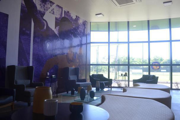 Ala administrativa tem rea de espera antes de reunies