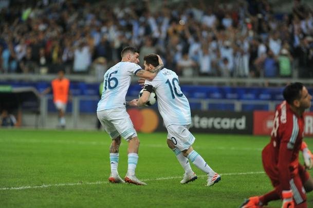 Fotos do duelo entre Argentina e Paraguai, no Mineiro, pela Copa Amrica