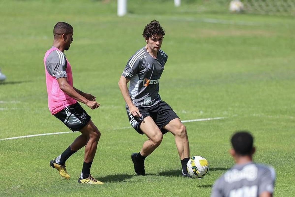 Atltico treina na Cidade do Galo sob o comando de Lucas Gonalves, tcnico interino permanente. Turco Mohamed foi demitido na manh desta sexta-feira (22).