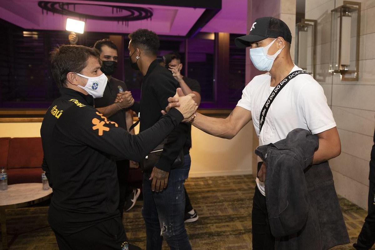 Jogadores se apresentam  Seleo Brasileira