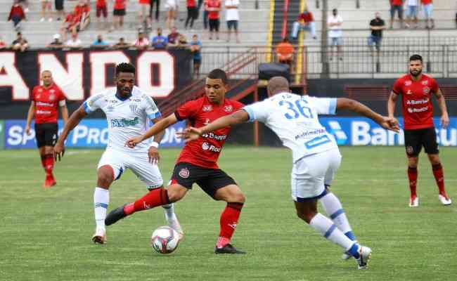 Série B: Brusque e Avaí ficam no 0 a 0