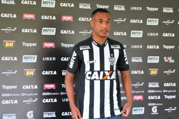 Fotos da apresentao e primeiro treino de Leandrinho no Atltico