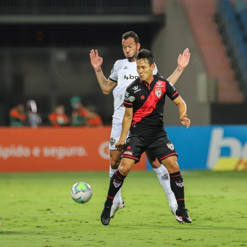 Atltico venceu Atltico-GO de virada, por 4 a 3, com gols de Keno (3) e Nathan; Com resultado, Galo assumiu liderana do Campeonato Brasileiro, com 21 pontos