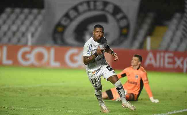 Marinho marcou o primeiro gol do Santos sobre o So Paulo