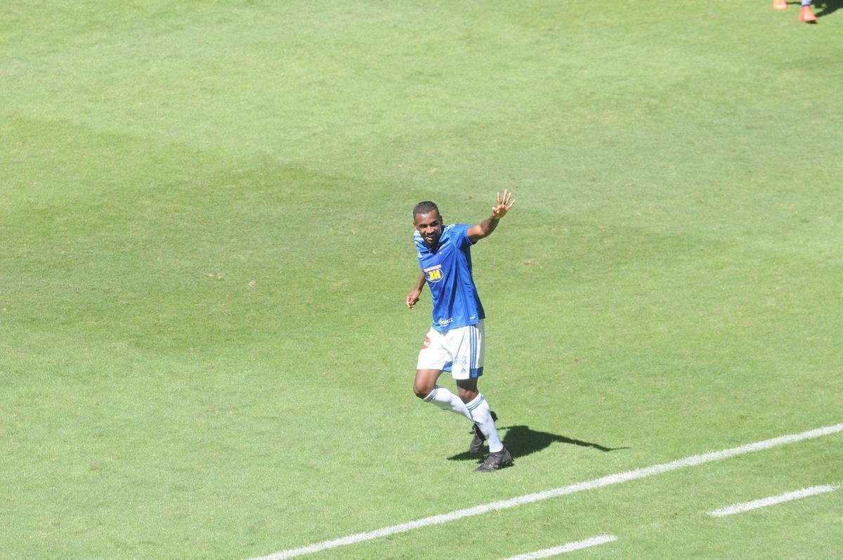 Na retomada do Campeonato Mineiro, Cruzeiro e URT se enfrentaram no Mineiro