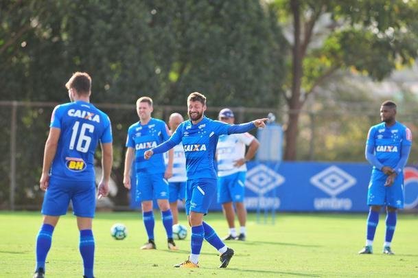 Fotos do ltimo treino do Cruzeiro antes de enfrentar o Grmio (Alexandre Guzanshe/EM D.A Press)